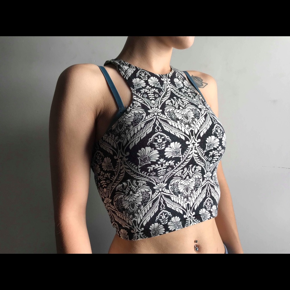 Forever 21 halter tank top cropped